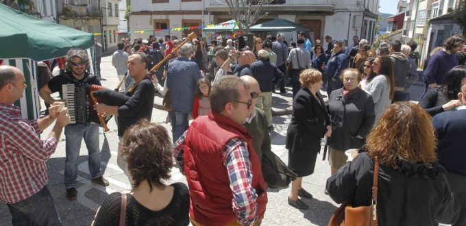 Canido convertirá la calle Alegre en un gran comedor el domingo